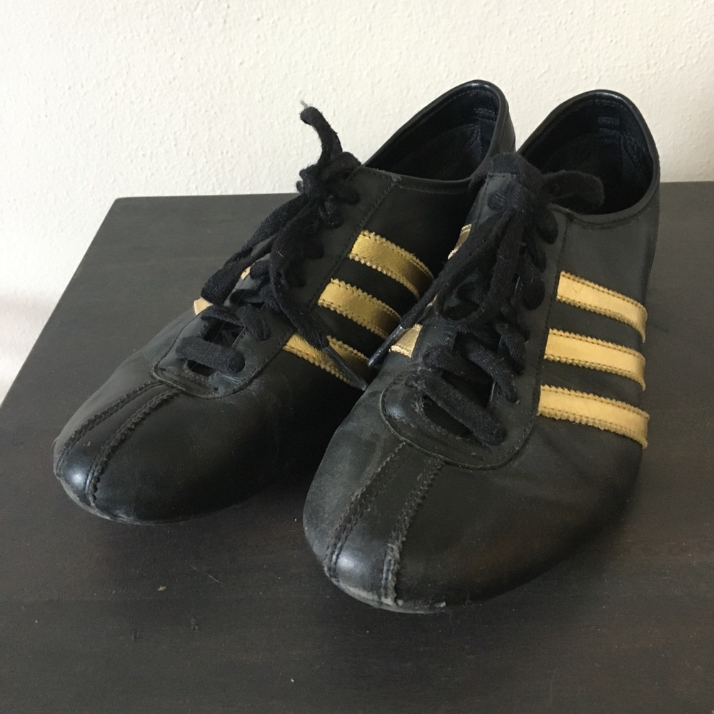 ADIDAS Vintage Sneakers Gold Stripe Black Leather Lace Up size 8 Women’s